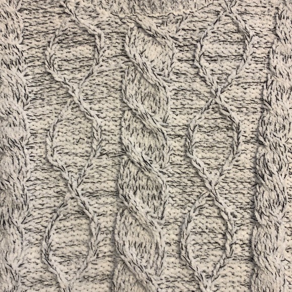 Copper Key little girls size medium black and white cable knit sweater - Picture 2 of 7